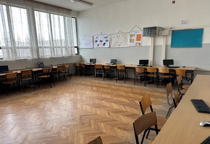 multi user computer room