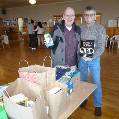 Podkrepa Bob And Blazo With Books